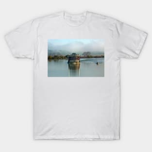 Approaching - Murray Princess, Murray Bridge, South Australia T-Shirt